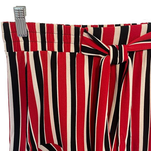 Express NEW High Waisted Striped Ruffle Shorts Womens Small Red Black White NWT - Picture 3 of 10